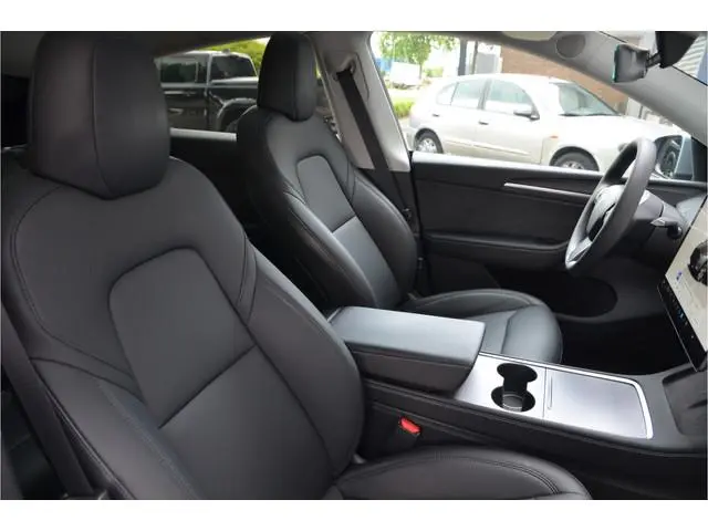 Tesla Model Y Performance AWD 75 kWh Trekhaak (max 1.600kg), AutoPilot4.0 Ryzen (FSD 99,- p/mnd)