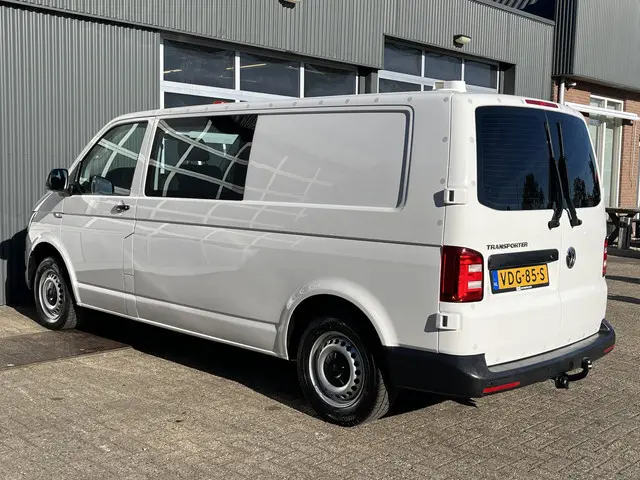 Volkswagen Transporter 2.0 TDI L2H1 DC Airco Cruise controle Telefoonverbinding Trekhaak 2200kg trek...