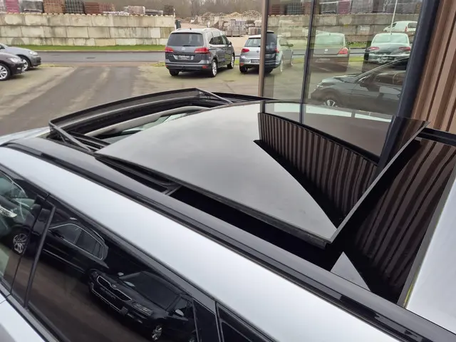 Land Rover Range Rover Velar 3.0 V6 AWD D300 SE | Pano | Virtualo | Massage | Meridian | Camera