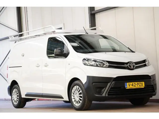 Toyota PROACE Worker 2.0 D-4D Live L2H1 LANG AUTOMAAT