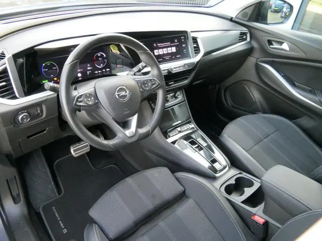Opel Grandland 1.6 Turbo Plug-In Hybrid Business Elegance | LED Matrix