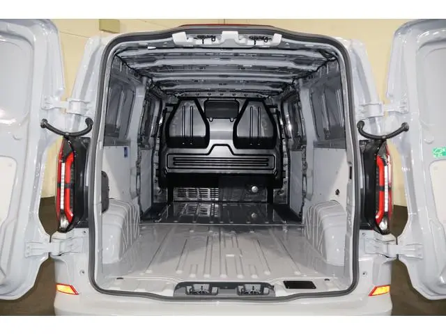 Ford E-Transit Custom 340 L2 H1 Limited 71 kWh 218pk Trekhaak B&O (Wordt verwacht)