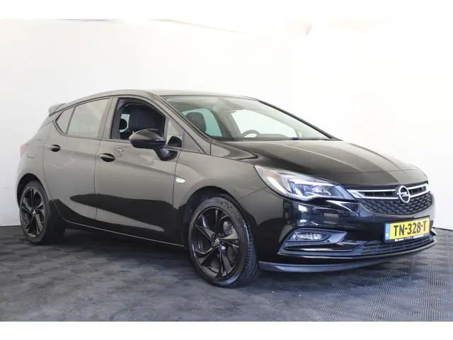 Opel Astra 1.4 Black Edition