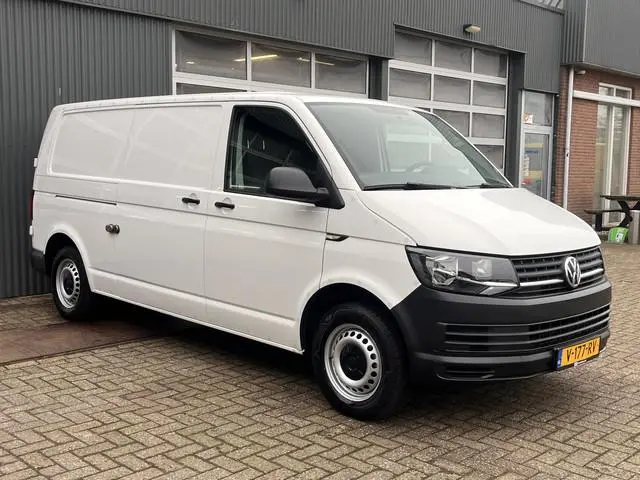 Volkswagen Transporter 2.0 TDI L2H1 Airco Cruise controle Kastinrichting Sortimo Parkeersensoren ach...