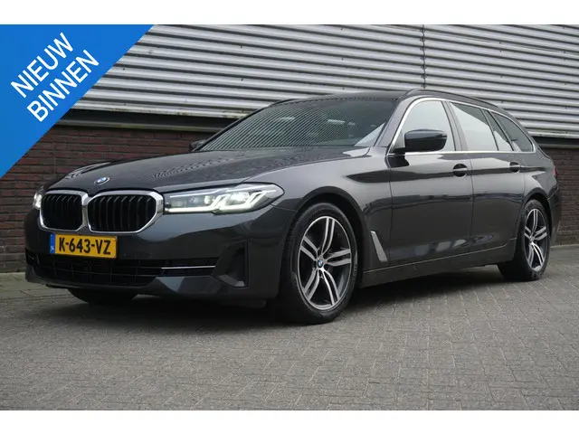 BMW 5-serie Touring 520i Business Edition Plus/Laser LED/Comfort Stoel Dealeronderhouden.