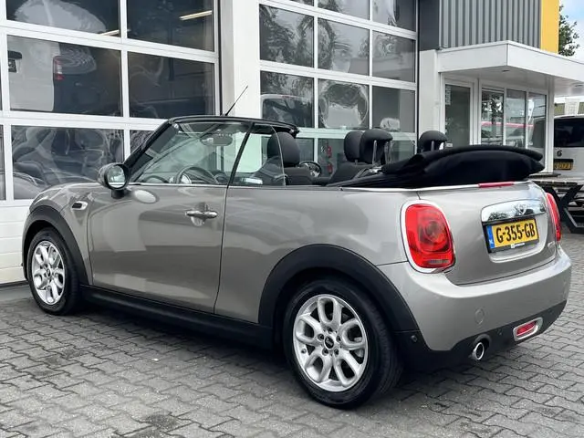 MINI Cabrio 1.5 Cooper Salt Airco Cruise control Stoelverwarming Stuurwiel multifunctioneel Telefoon...