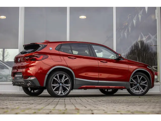 BMW X2 sDrive20i High Executive M-Sport | Pano | 20" | LED