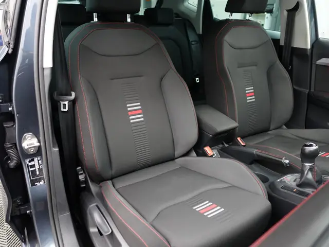 SEAT Ibiza 1.0 TSI FR Sport- Carplay, Sfeerverlichting, Front Assist, Park Assist, Virtual Cockpit