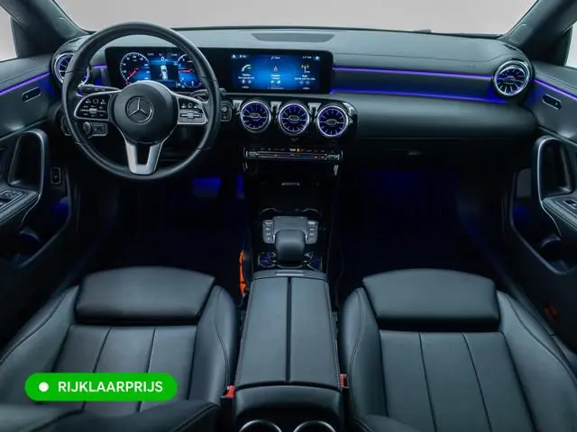 Mercedes-Benz CLA-klasse Shooting Brake 180 Buss. Sol. Luxury automaat | Leer | Stoelverwarming | Na...