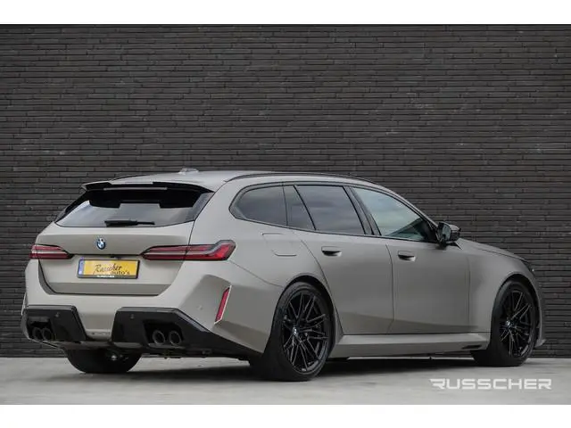 BMW M5 Touring 727Pk 4.4L V8 Hybride | M-Drivers Package | Shadowline | Bowers&Wilkins | Matte Grey...