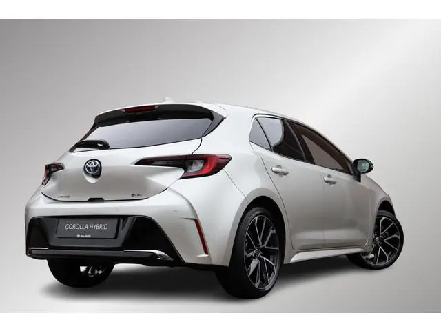 Toyota Corolla Hybrid 180 Executive Nieuw en uit voorraad leverbaar met € 6.000, - voordeel, inclusi...