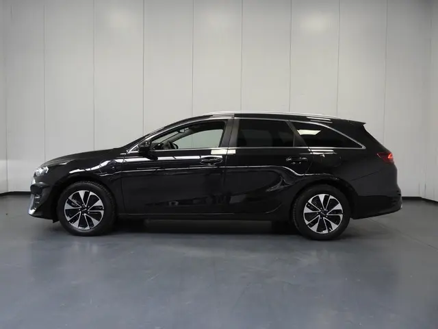 Kia Ceed Sportswagon 1.6 GDI PHEV Plug-In DynamicLine NAVI-APP/CAMERA/LED/16"LMV!