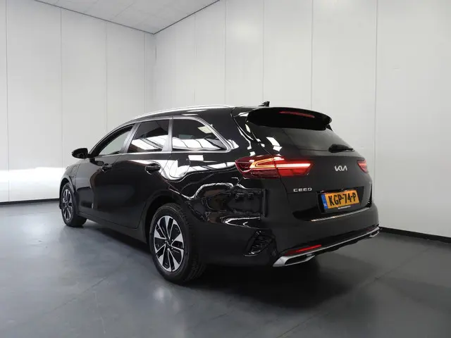 Kia Ceed Sportswagon 1.6 GDI PHEV Plug-In DynamicLine NAVI-APP/CAMERA/LED/16"LMV!