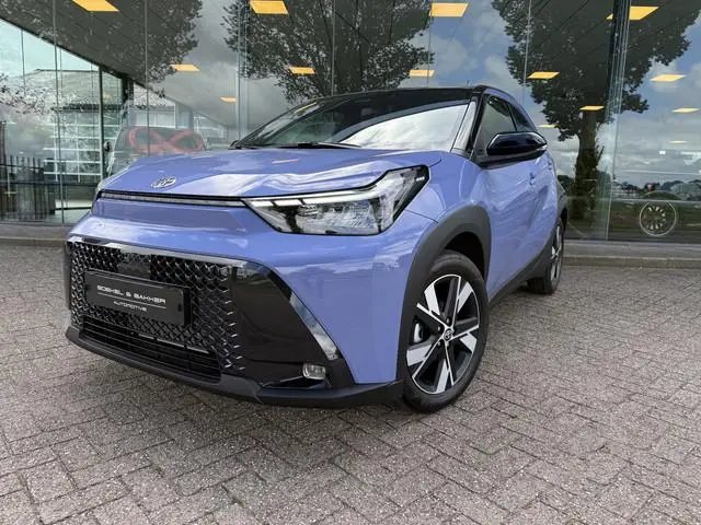 Toyota Aygo X Hybrid 115 pulse Automaat ** Stoelverwarming ** Camera ** Carplay **
