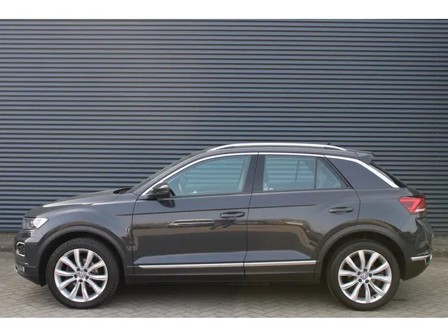Volkswagen T-Roc 1.5 TSI Sport 150PK Full-Led Virtual-Cockpit DAB Afneembare Trekhaak