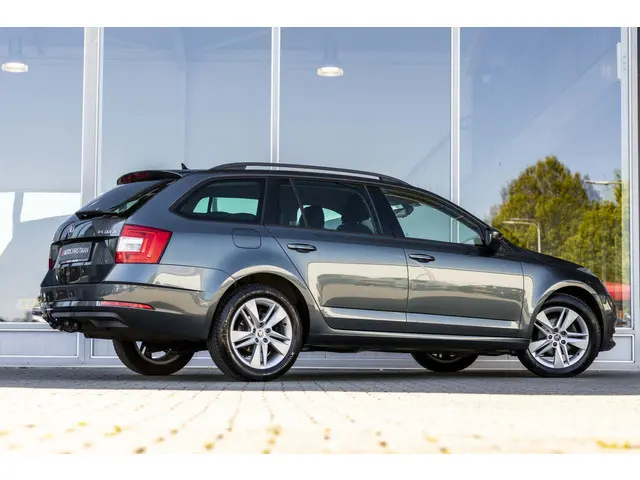 ŠKODA Octavia Combi 1.5 TSI Business Edition Plus | Leder | LED