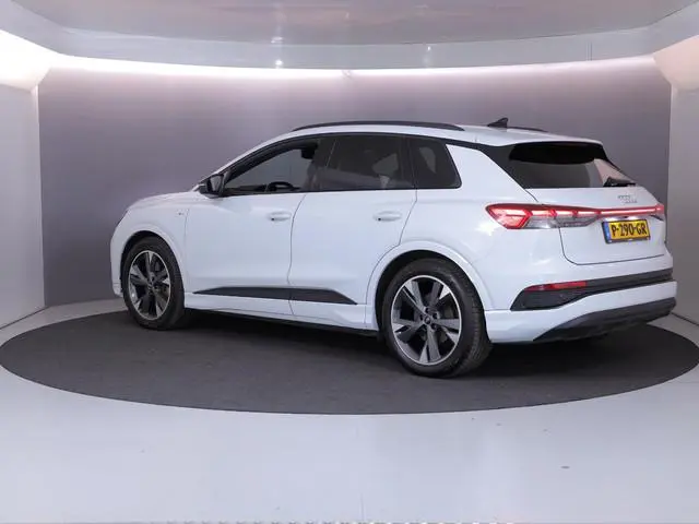 Audi Q4 e-tron 50 quattro Launch edition S Competition 77 kWh 299 pk | Navigatie | Warmtepomp | Trek...