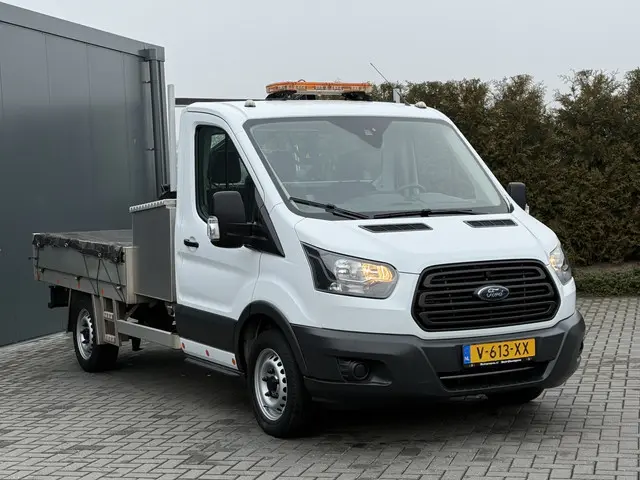 Ford Transit 2.0 TDCI EURO 6 / PICK UP / HIAB KRAAN T-CLX 013 / 2.7 TONS TREKHAAK / 34.988 KM! / 1e...