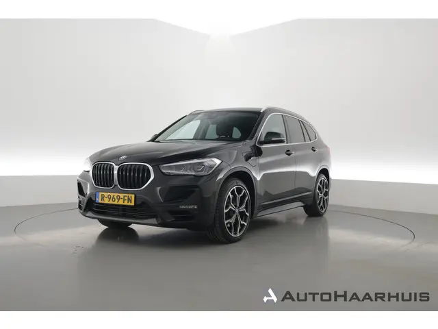 BMW X1 xDrive25e High Executive | Afn. Trekhaak | Navi | Camera | Cruis Ctrl. | Elek. Achterklep | 1...