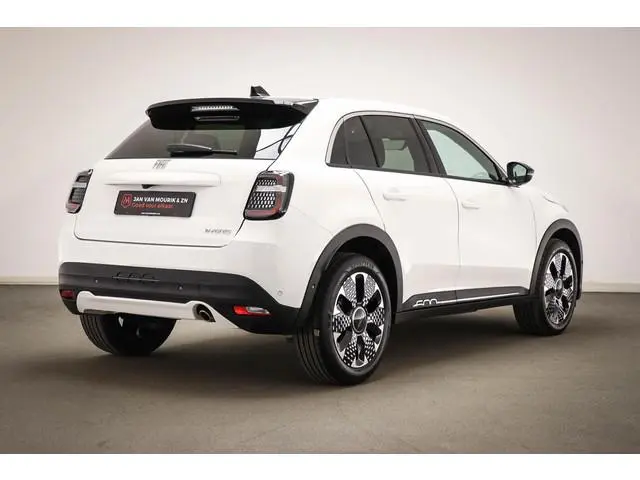 Fiat 600 1.2 Hybrid La Prima | MASSAGE | NAVIGATIE | DAB | APPLE | CAMERA