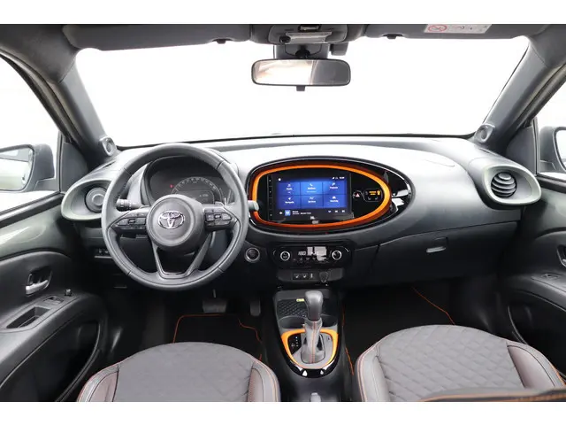 Toyota Aygo X 1.0 VVT-i S-CVT Limited, JBL, Stoelverwarming, Apple Carpla/Android auto, Sensoren!
