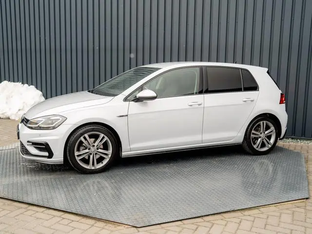 Volkswagen Golf 1.0 TSI Highline Business R | R-line | Led Koplampen | Stoelverw. | Adapt. Cr. | Pri...