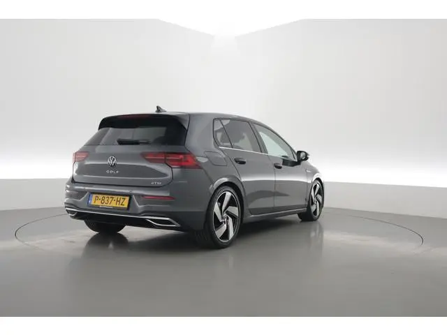 Volkswagen Golf 1.5 eTSI Style DSG | Rijklaar! | HUD | Memory+Massage | Dodehoek | Camera+PDC | Stoe...