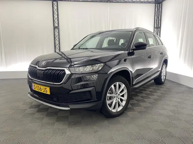 ŠKODA Kodiaq 1.5 TSI Business Edition Automaat | 7-zits | Apple Carplay | Navi | Camera | Draadloze...
