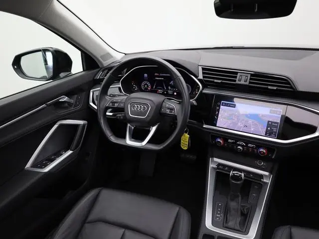 Audi Q3 Sportback 40 TFSI quattro S Edition | Panodak | Trekhaak wegkl. | 20'' | 360 Camera | Elk. A...
