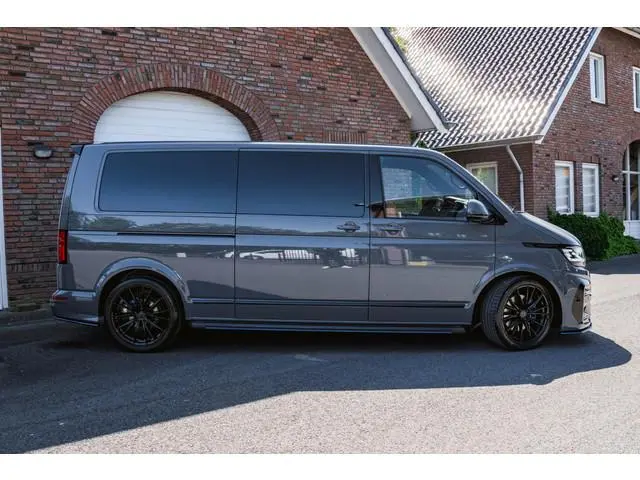 Volkswagen Caravelle T6.1 2.0 TDI 204 PK DSG L2H1 LEIGHTON LV-R BODYKIT BWT SPECIAL