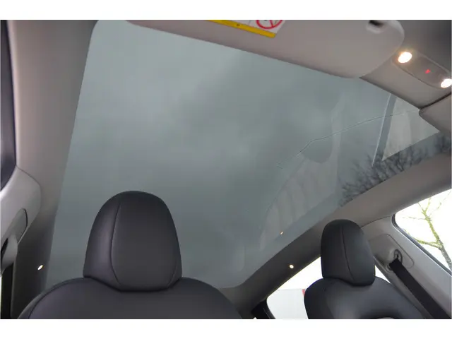 Tesla Model Y Long Range AWD 75 kWh Trekhaak (1.600kg), AutoPilot3.0 Ryzen