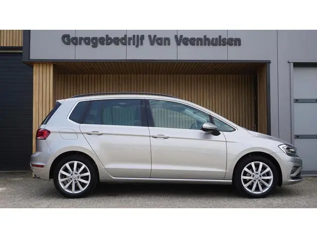 Volkswagen Golf Sportsvan 1.5 TSI 150pk DSG Highline LED Navi A-Camera Stoelverwarming Adaptive Crui...