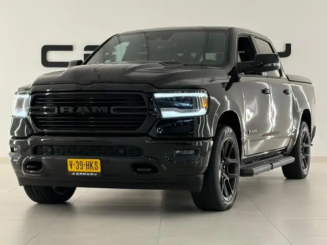RAM 1500 5.7 V8 4x4 Laramie Night