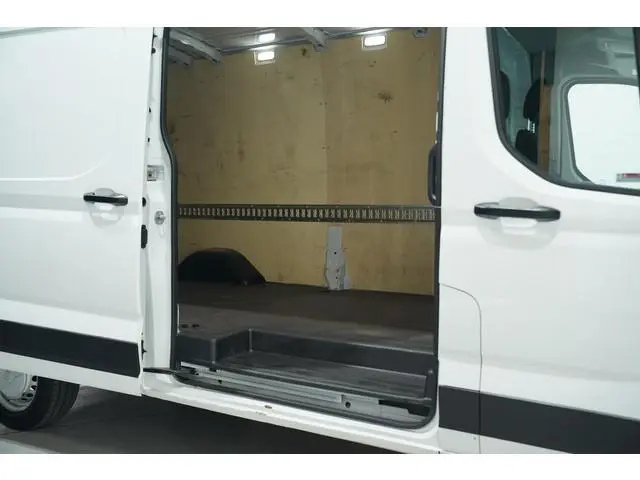 Maxus Deliver9
