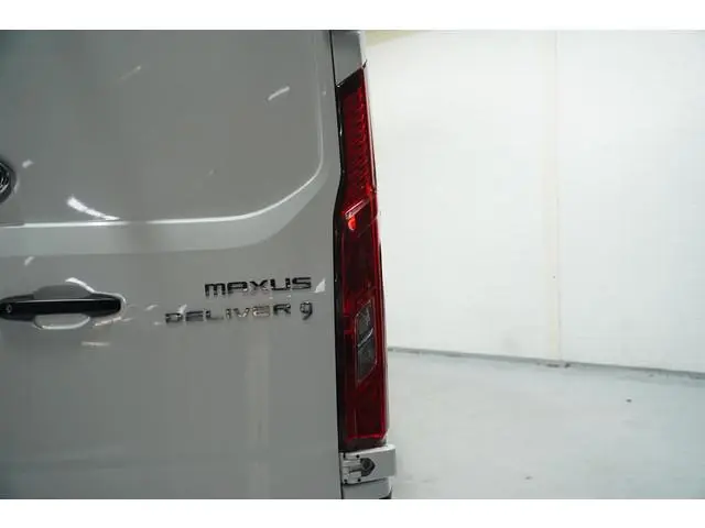 Maxus Deliver9