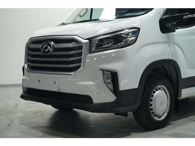 Maxus Deliver9