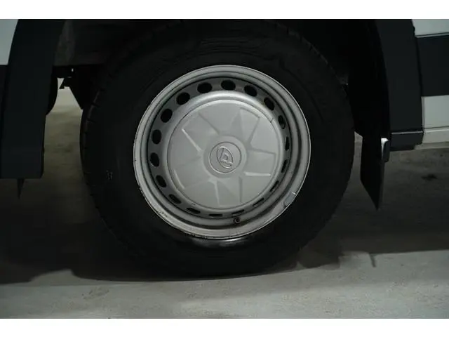 Maxus Deliver9