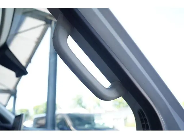Maxus Deliver9