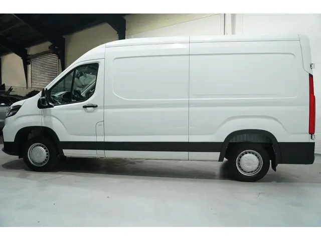 Maxus Deliver9