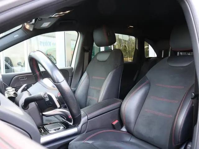 Mercedes-Benz B-klasse 180 Business Solution AMG | Apple Carplay