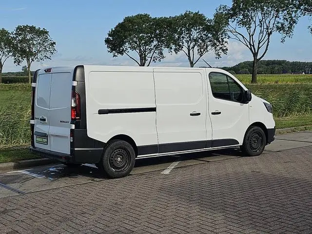 RENAULT TRAFIC 2.0 DCI l2h1 navi 150pk!