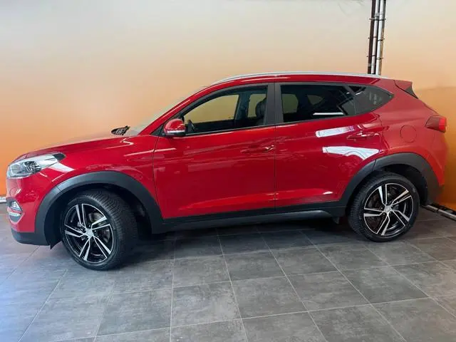 Hyundai Tucson 1.6 GDi Anniversary Edition leer | navi | trekhaak | cruise control camera | 4x all s...