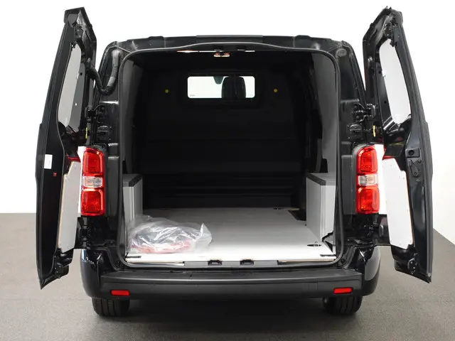 Peugeot e-Expert Long Premium 75 kWh 3-zits Automaat Airco Navi