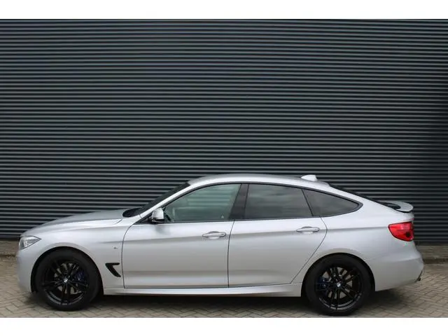 BMW 3-serie Gran Turismo 320i M-Sport Vitual-Cockpit Full-Led Groot-Nav Leer Shadow-Line