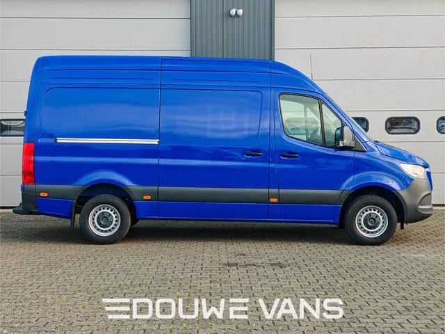 Mercedes-Benz Sprinter L2 H2 Automaat 315 BLAUW MBUX DAB Trekhaak Leder