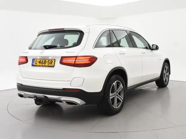 Mercedes-Benz GLC-klasse 350e 4MATIC PLUG-IN HYBRID + TREKHAAK | PANORAMA | LUCHTVERING | LED | STOE...