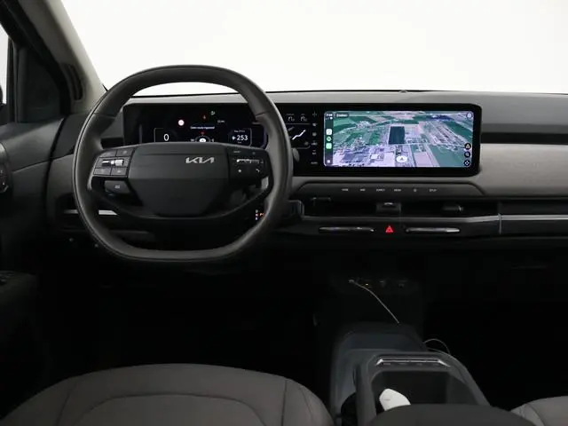 Kia EV3 Plus 58.3 kWh 204 PK + STUURVERW. | STOELVERW. | TREKHAAK | SOH 100% | ADAPTIVE CRUISE | CAM...