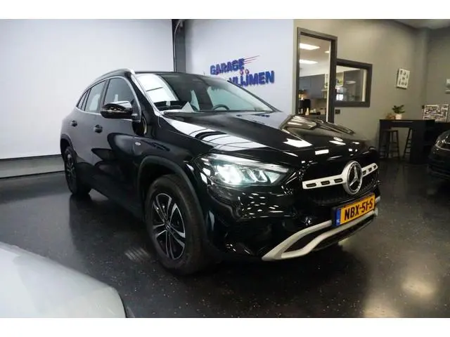 Mercedes-Benz GLA 250e Plug-in-Hybrid LED/Camera/ACC/Navi
