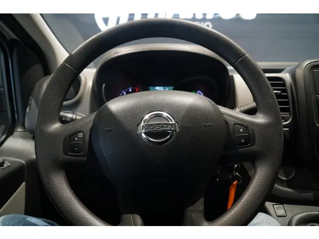 Nissan NV300