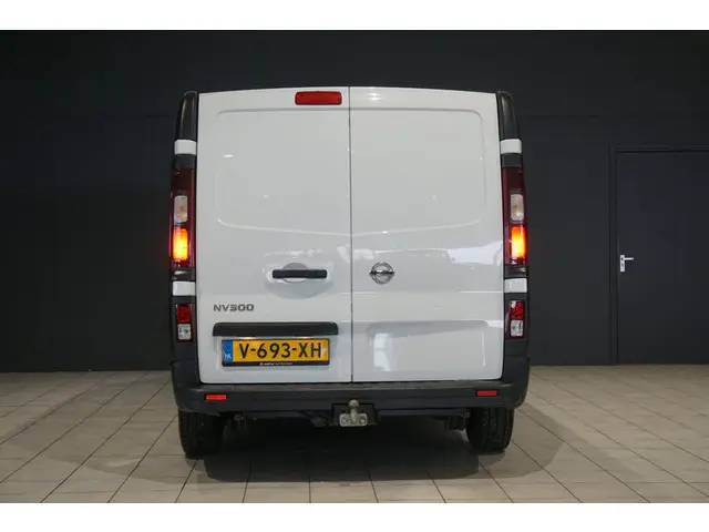 Nissan NV300